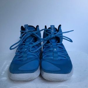 Blue Nike Hyperdunk Basketball Shoes